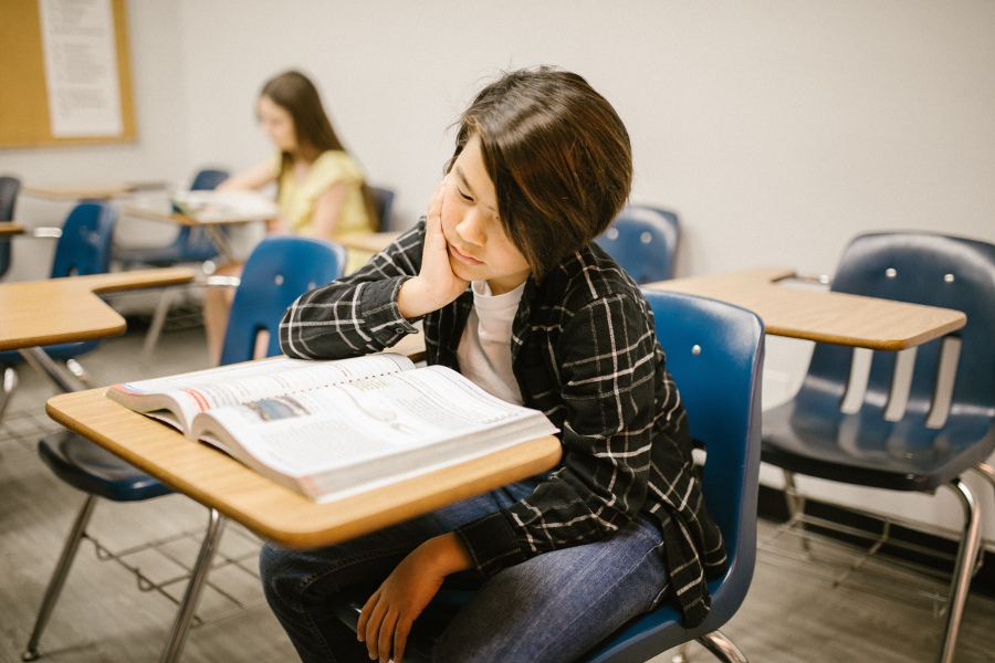 A un año de iniciar el confinamiento, docentes y familias han pensado en la posibilidad de reabrir las aulas mediante un modelo educativo en formato híbrido