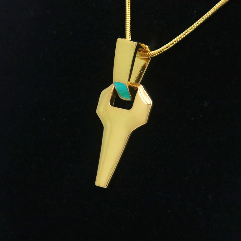 Collier pendentif croix fluorescente tendance, brillant dans le noir, un accessoire unique pour illuminer vos tenues et affirmer votre style personnel.