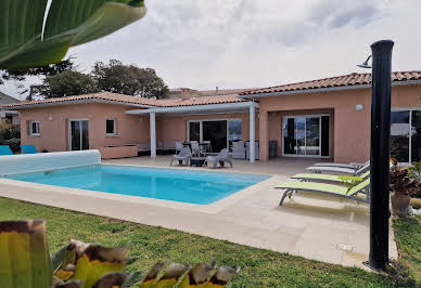 Propriété avec piscine en bord de mer 1