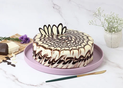 Vancho(Layered Vanilla Chocolate) Eggless Cake