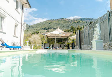 Villa avec piscine et terrasse 18