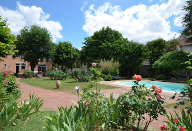 Maison avec piscine et terrasse 1