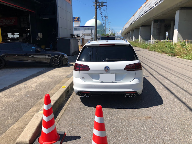 ゴルフ R ヴァリアントのまーかんGTSさんが投稿したカスタム事例の投稿画像1枚目