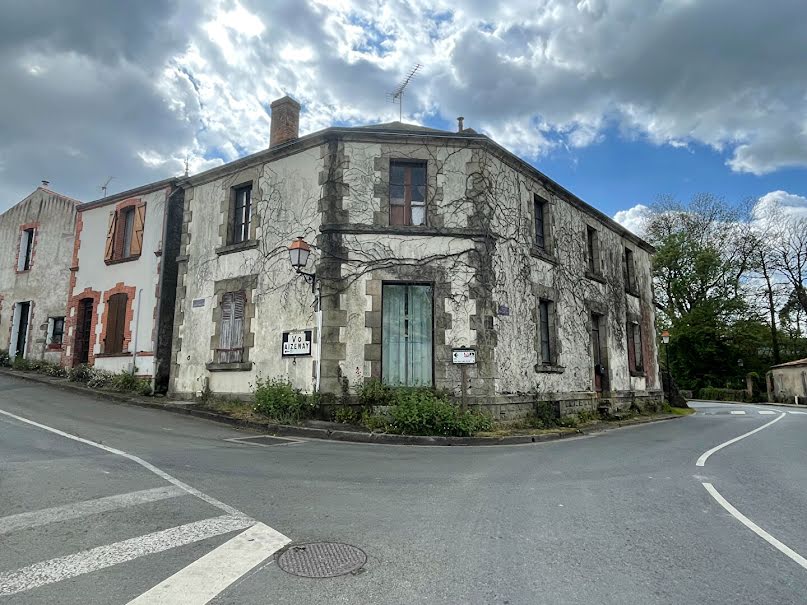 Vente maison 8 pièces 172.55 m² à Apremont (85220), 149 900 €