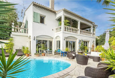 Villa avec piscine et terrasse 8