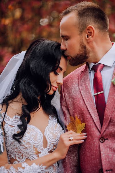 Fotógrafo de casamento Anastasiya Ponomarenko (staseyrozen). Foto de 17 de novembro 2019