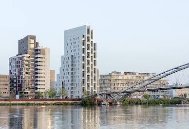 Contemporary apartment with terrace 9