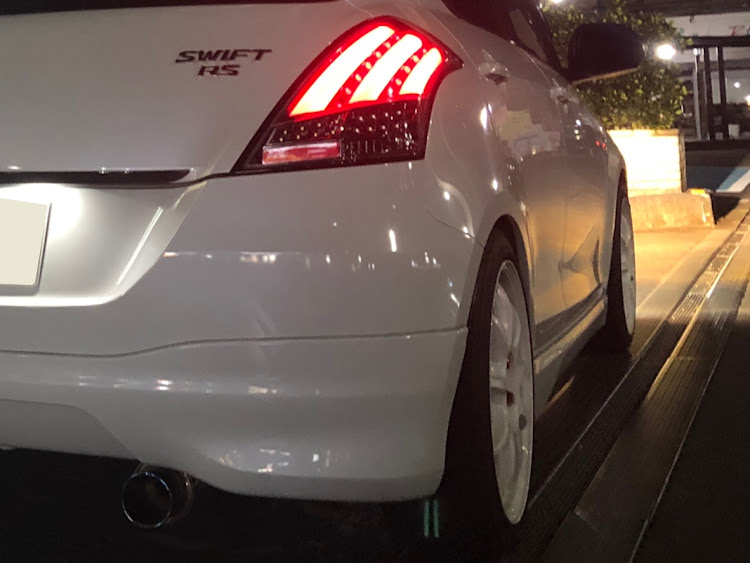 スイフトのスイフトRS・work・ホイール交換・キタナイクルマに関するカスタム事例の投稿画像2枚目