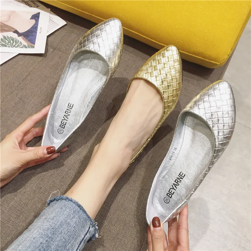 Ballerines femme tissées or et argent à bout pointu, confort et élégance pour toutes vos tenues, parfaites pour une allure sophistiquée.