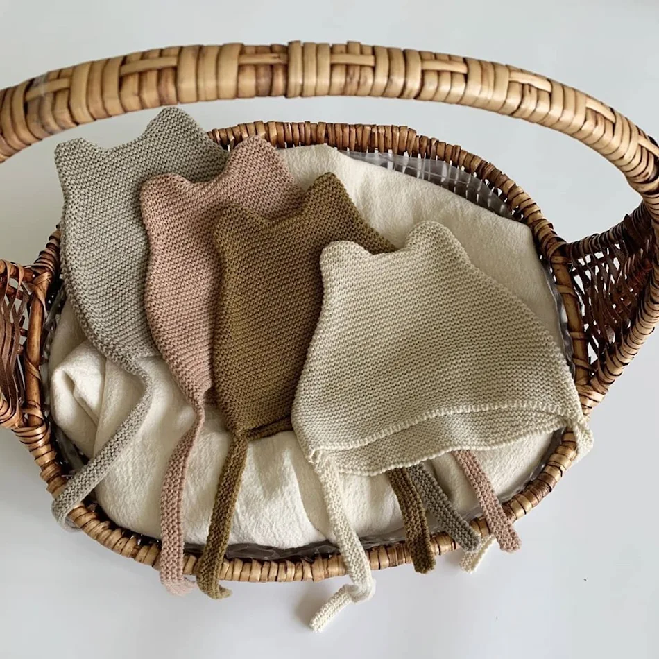 Bonnet bébé style coréen, chapeau en laine pour enfants quatre couleurs, doux et chaud, parfait pour l'hiver, protège la tête de votre enfant.