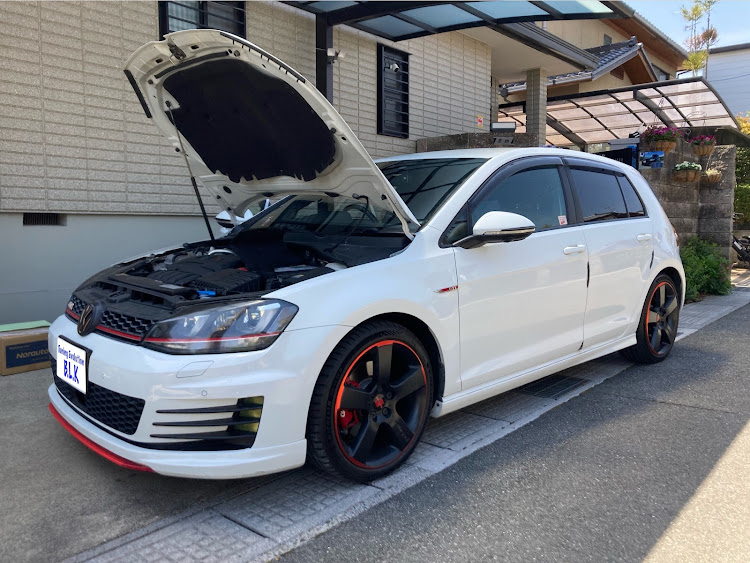 ゴルフ RのTuning Evolution B.L.K・ピックアップ間違いなし公開制限おくだ・バッテリー交換・バッテリーアダプテーション・不審者に関するカスタム事例の投稿画像1枚目