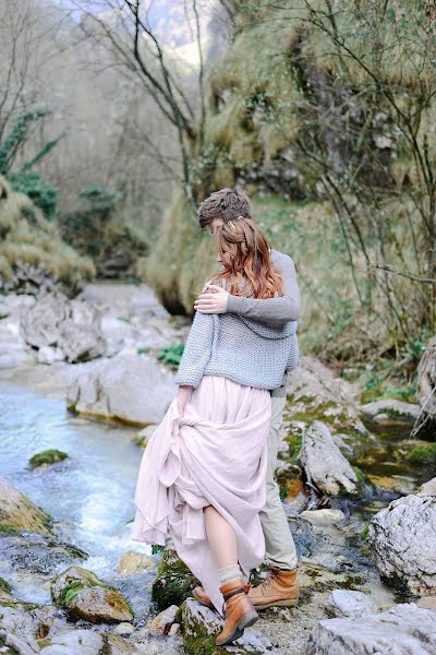 Fotógrafo de casamento Elena Gladkikh (egladkikh). Foto de 3 de abril 2017