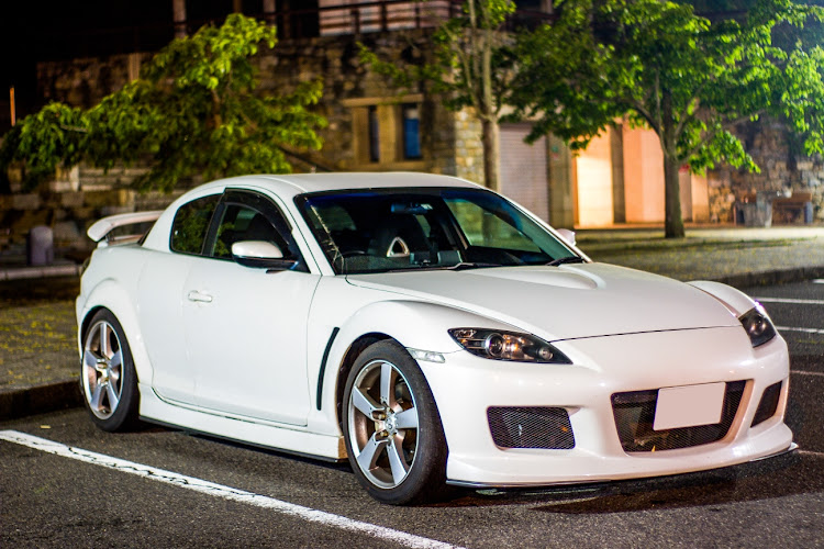 RX-8のrx-8・ロータリー・もっとカッコ良くしたいに関するカスタム事例の投稿画像2枚目