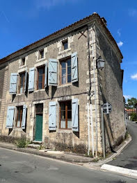 maison à Aigre (16)