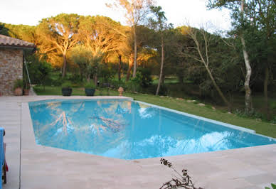 Villa avec piscine et jardin 5