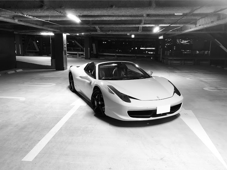 458スパイダーの梅雨明け・熱中症に気をつけて!!・フェラーリ458スパイダー・G63AMG・駐車場は盛れるに関するカスタム事例の投稿画像2枚目