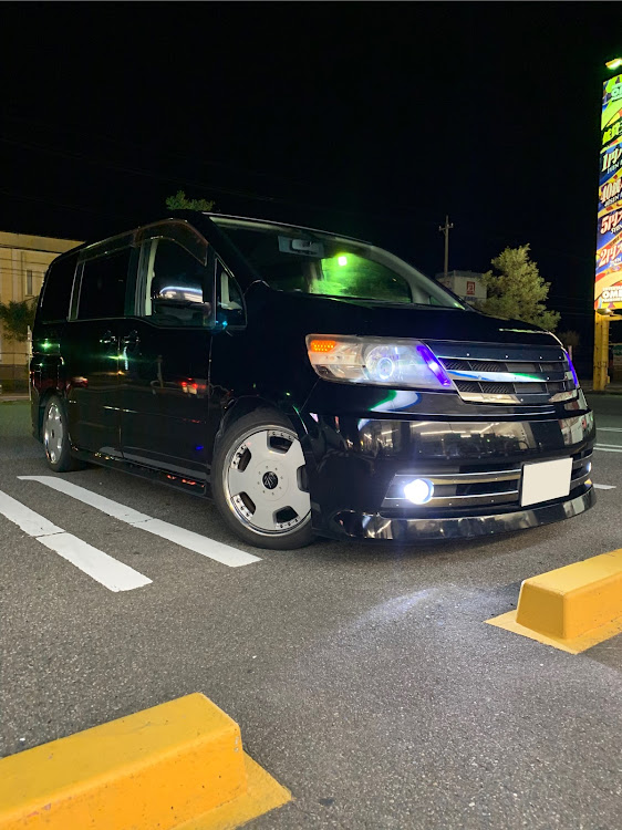 セレナの右斜め前写真展に関するカスタム事例の投稿画像1枚目