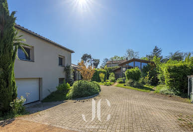 Maison avec piscine et terrasse 13