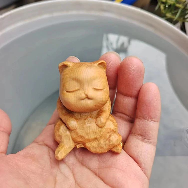 Artesanato Criativo de Gato Aodao Esculpido em Madeira de Arborvitae Decoração para Casa Escultura em Madeira Presente Único Artesanato Criativo e Exclusivo