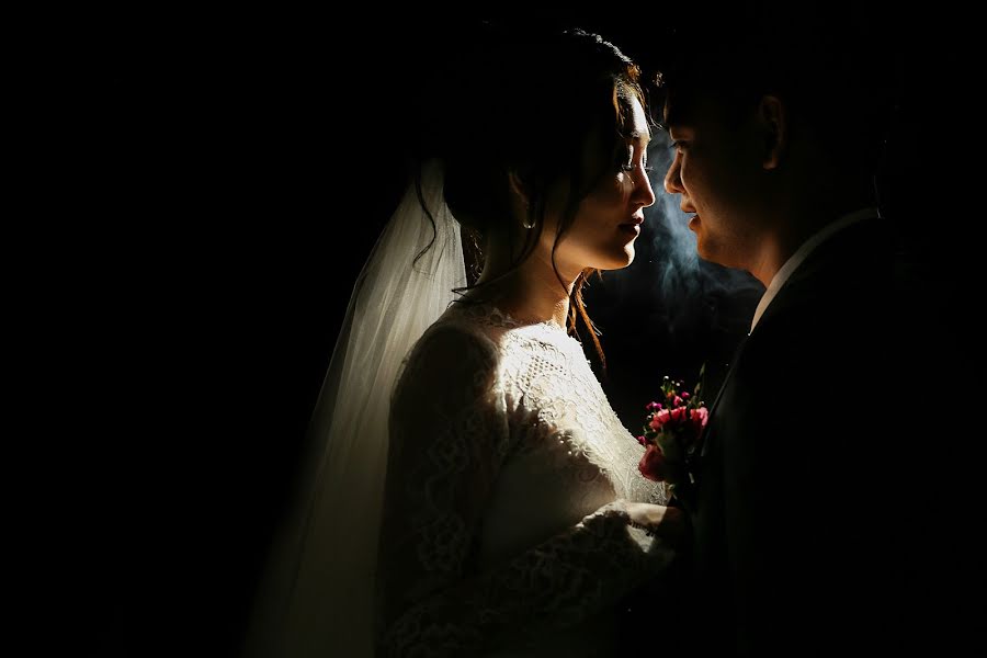 結婚式の写真家Dulat Satybaldiev (dulatscom)。2018 7月19日の写真