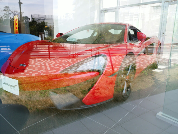 サト橙さんが投稿した散歩・暑かった～・McLarenに関するカスタム事例の投稿画像2枚目