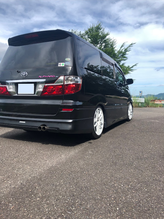 アルファードのアルファード10系・低そうで低くない少し低い車・７月もよろしくお願いいたしますに関するカスタム事例の投稿画像3枚目