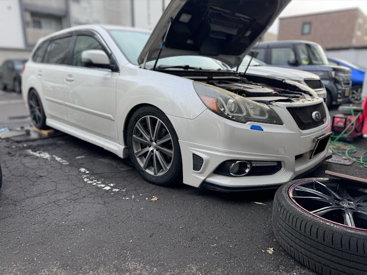 レガシィツーリングワゴンの日曜日・DIY・とりあえずのスタッドレスタイヤ交換・ショック😱⤵️⤵️・途中で☔️に関するカスタム事例の投稿画像1枚目