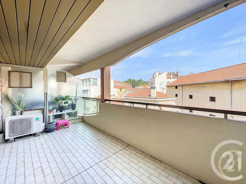 Location meublée appartement 1 pièce 25.89 m² à Cannes (06400), 730 €