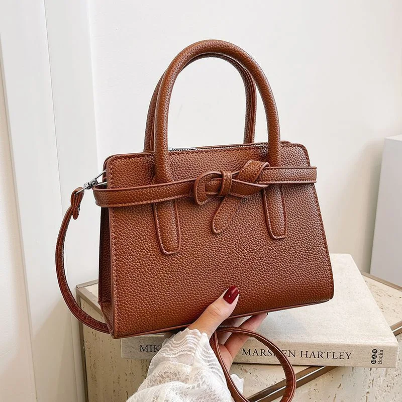 Luksusowa, Uniwersalna Damska Torba na Ramię Crossbody, Idealna na Każdą Okazję. Elegancki Design i Przestronne Wnętrze dla Wygody i Stylu.