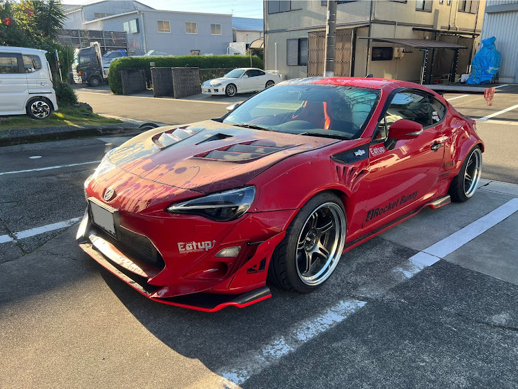 86のEat up⤴️・ロケットバニー86・やっぱりお尻は大事・斜めカラー・連勤最終日に関するカスタム事例の投稿画像1枚目
