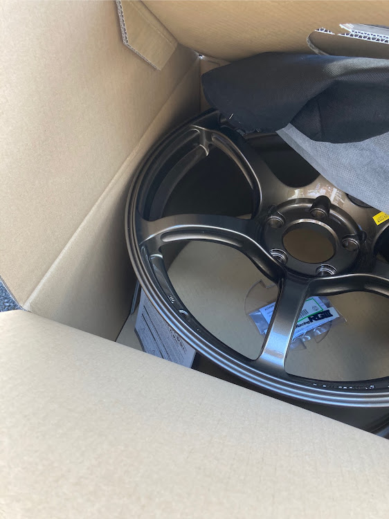 WRX S4のホイール交換・アドバンレーシング・アドバンレーシングRG3に関するカスタム事例の投稿画像1枚目