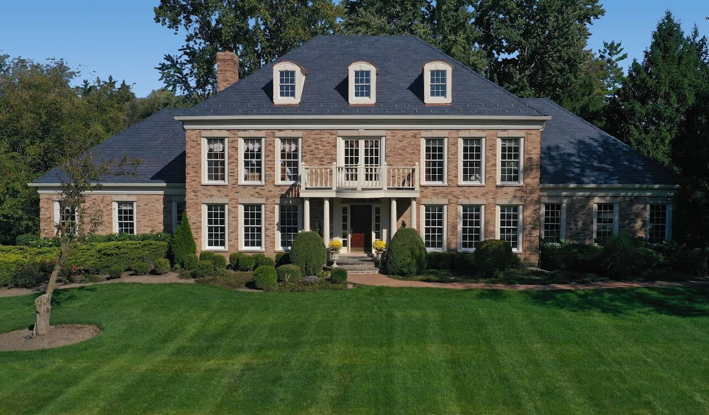 House with pool North Barrington