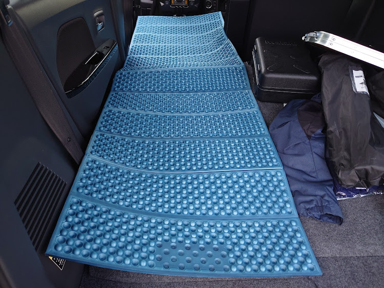 ワゴンRスティングレーの車中泊仕様にむけて・車中泊グッズ・ロッドホルダー取付けに関するカスタム事例の投稿画像2枚目