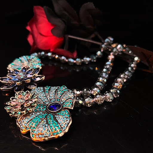 Title 1, Vintage Western Antique Flower Necklace for Wom...