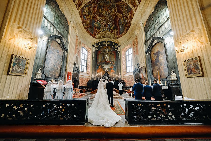 Fotógrafo de casamento Aleksandr Lobach (lobach). Foto de 16 de setembro 2021