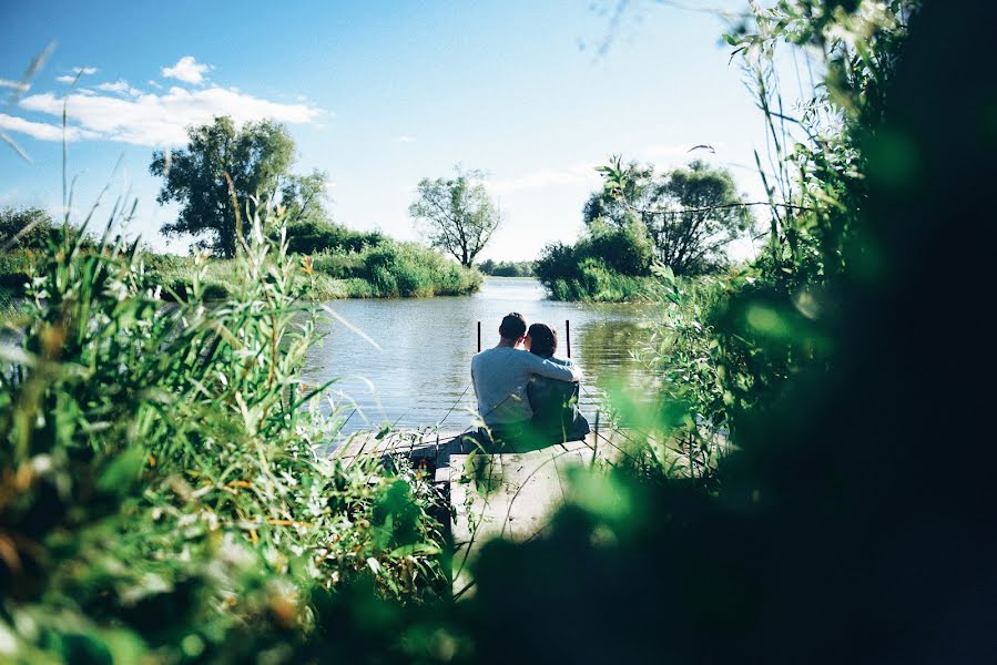 Fotógrafo de casamento Denis Khuseyn (legvinl). Foto de 6 de março 2018