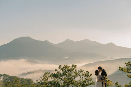 Fotógrafo de casamento Nguyễn Tấn Thịnh (nguyentanthinh17). Foto de 10 de maio 2020