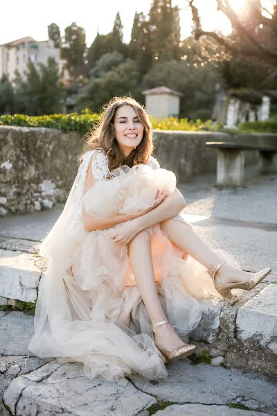 Fotograful de nuntă Lola Alalykina (lolaalalykina). Fotografia din 9 iunie 2019