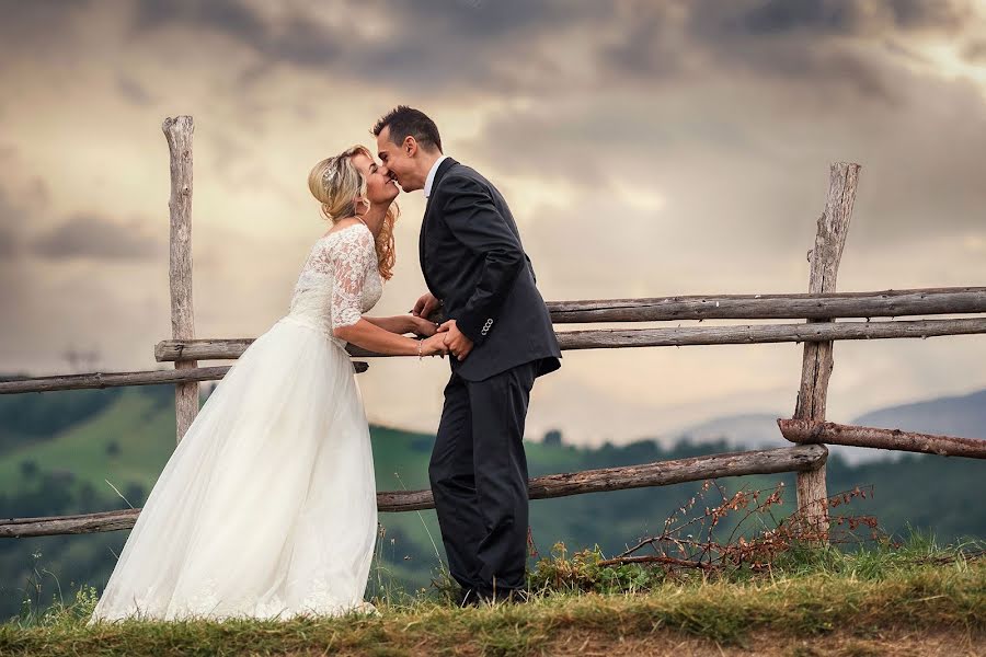 Fotógrafo de bodas Husovschi Razvan (razvan). Foto del 12 de marzo 2018