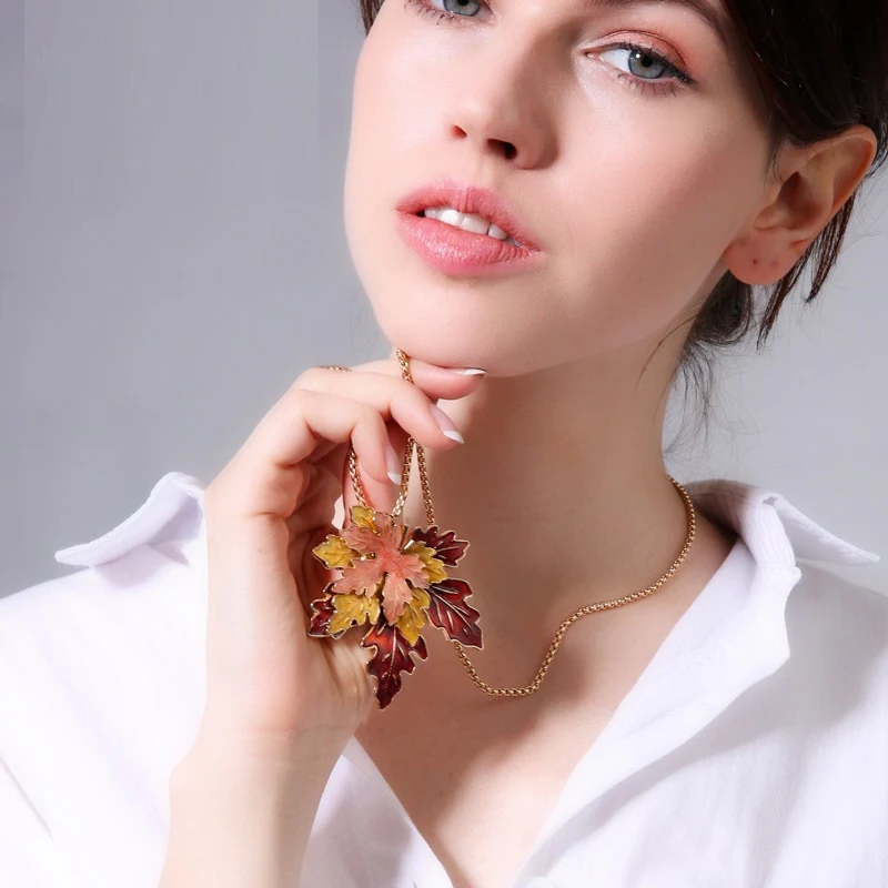 Lange Beauty Ketting met Driedimensionale Esdoornblad en Druipglazuur, Meerlagig, Trui Ketting, Uniek en Elegante Halsketting voor Dames.