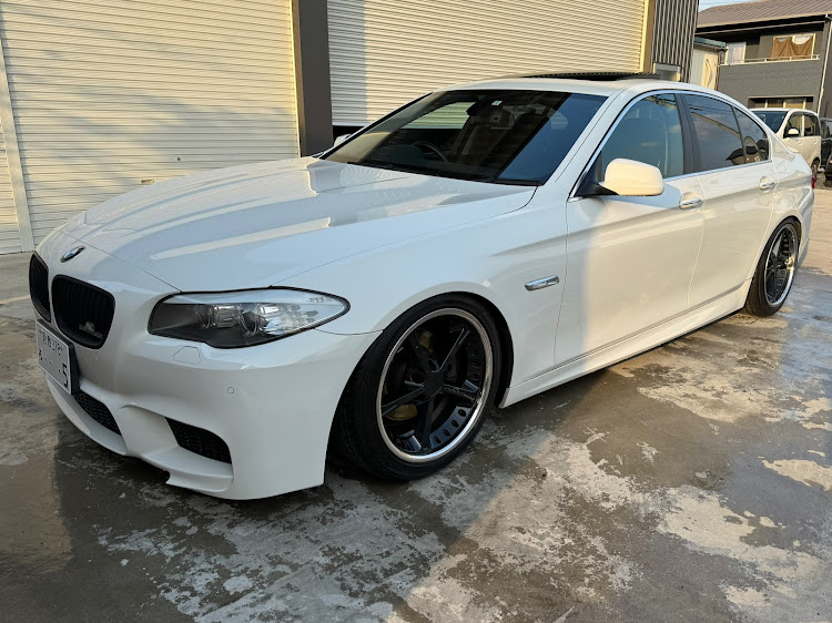 5シリーズ セダンのZ31・BMW F10・シュニッツァーに関するカスタム事例の投稿画像3枚目