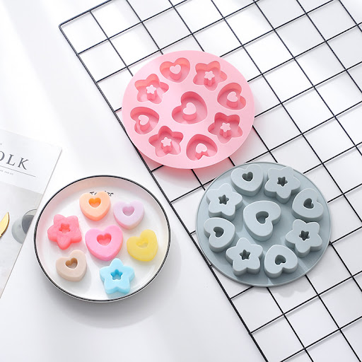 Title 1, Silicone 9-piece Love Donut Mold Bake perfect h...