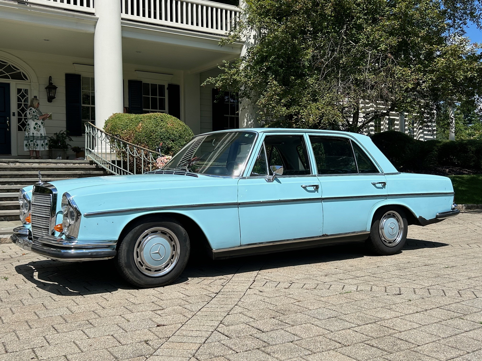 Mercedes 280s Hire Cincinnati