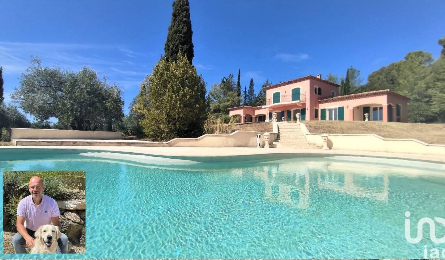 House with pool and terrace La Motte