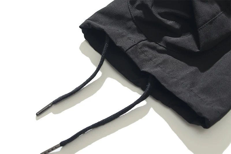 Pantalon cargo Poket Pants multi-poches pour se détendre. Confort et praticité pour vos moments de détente. Emportez l'essentiel avec vous.