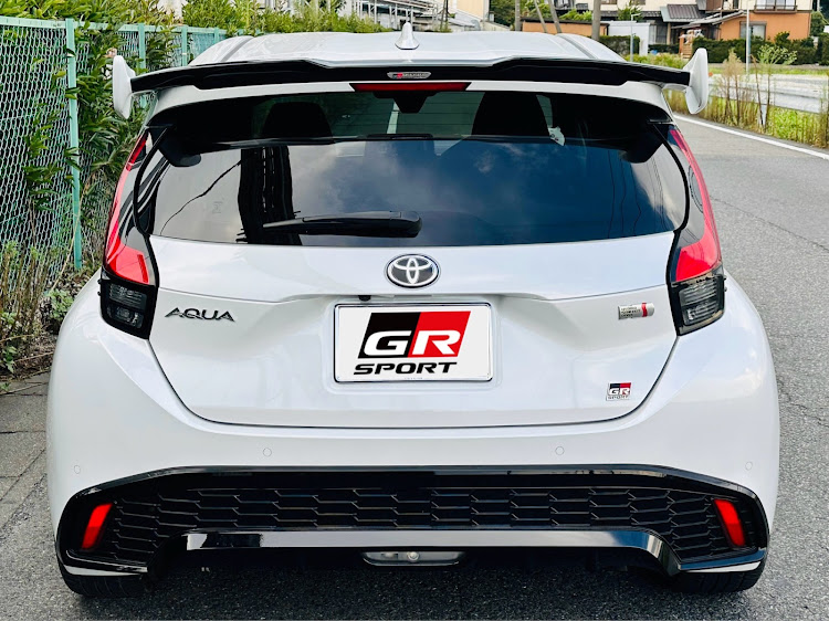 アクアのSilkBlaze Sports・リアウイング・GR SPORT エンブレム・ドアミラーカバー・純正パーツ流用に関するカスタム事例の投稿画像3枚目