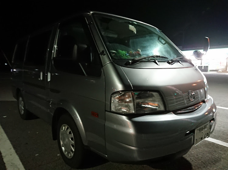 ボンゴバンの朝のご挨拶・小型貨物・４ナンバー・コンビニ駐車場にて・ボンゴと共にに関するカスタム事例の投稿画像1枚目
