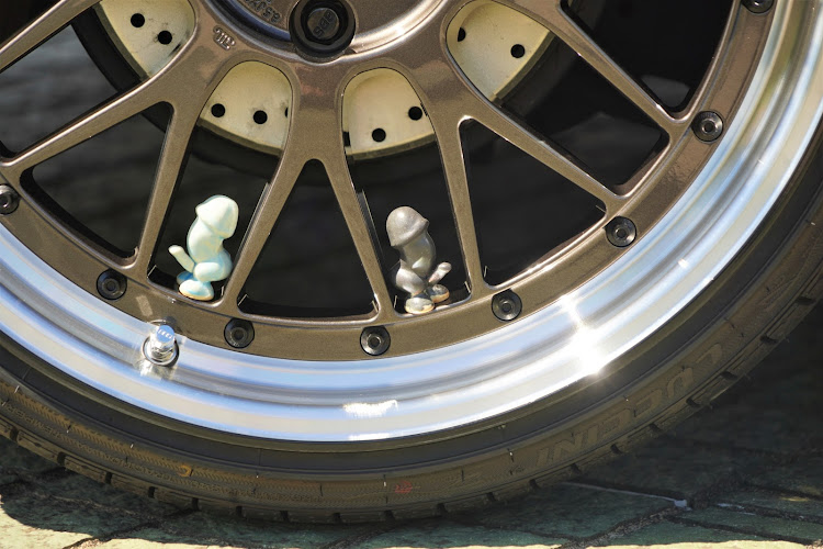 フリードの台風に気をつけて下さい・ホイール交換・セレナイトブラウン・BBS LM・チムチムゴッドに関するカスタム事例の投稿画像10枚目