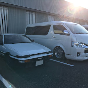 ハイエース