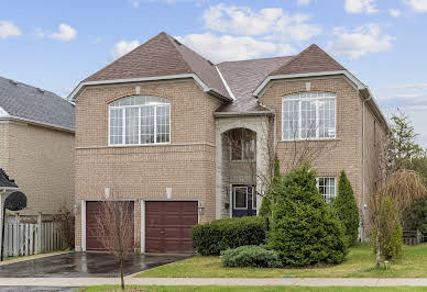 House with garden 2